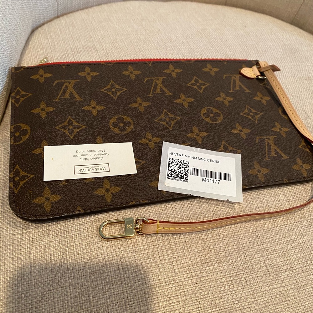 ❌SOLD❌Louis Vuitton neverfull pochette - Picture 2 of 10